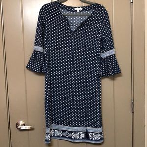 Blue dress with some flowers and blue patterns